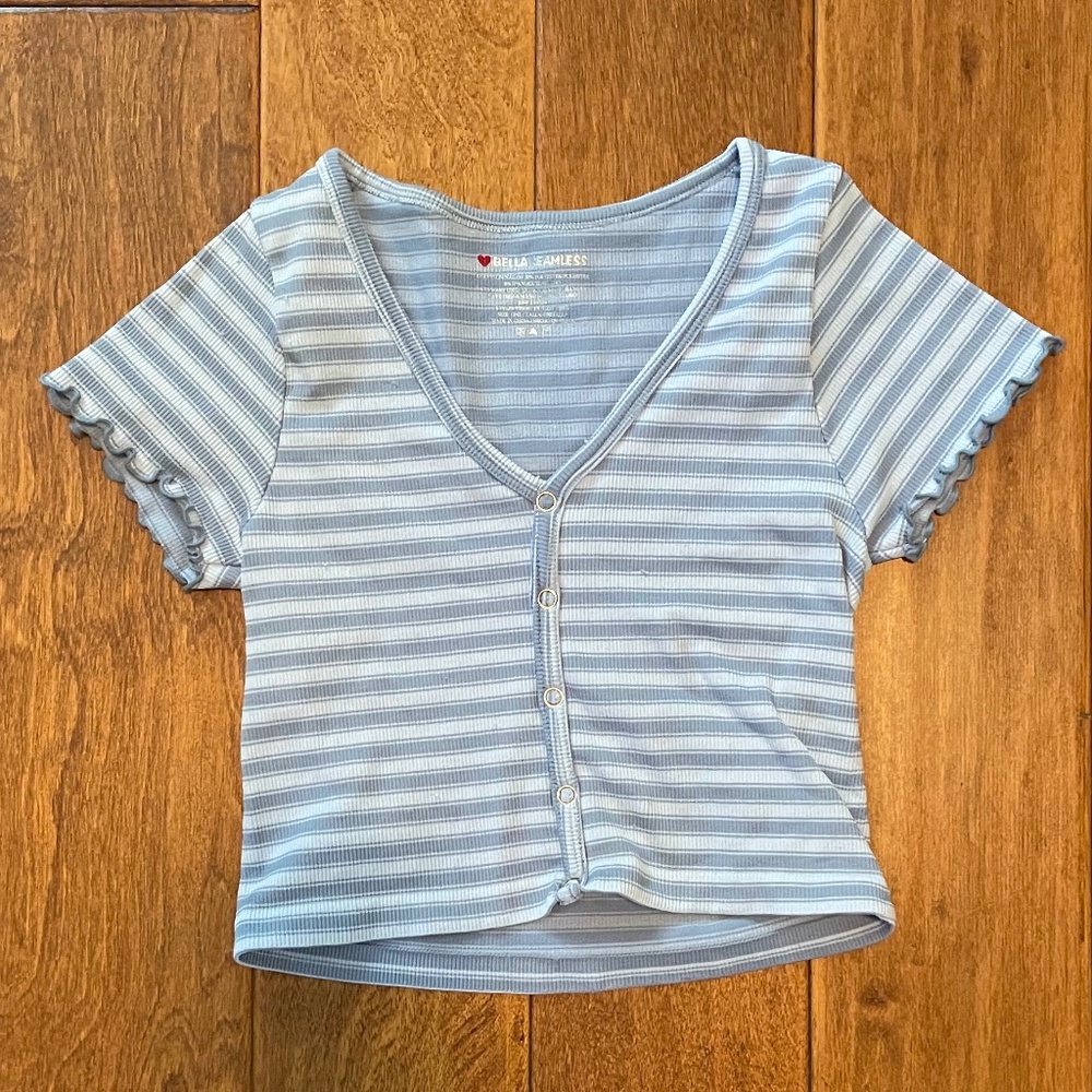 Bella Seamless Blue Striped Lettuce Trim Crop Top